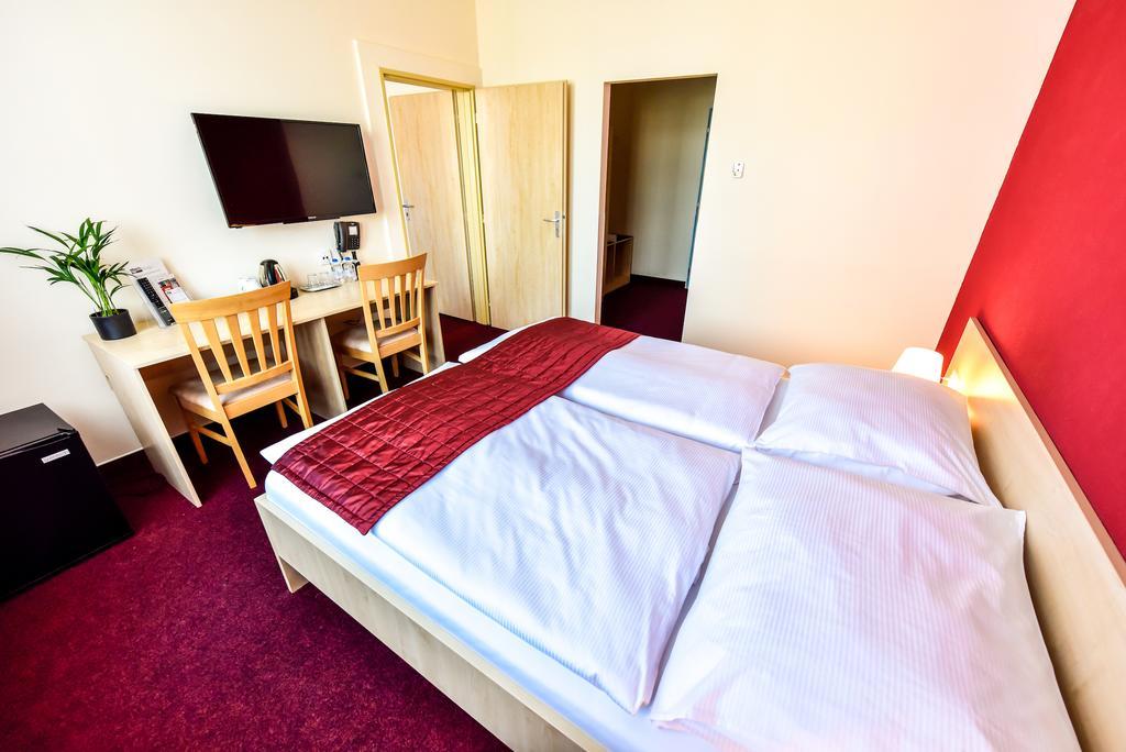 City Hostel Brno Модржице Экстерьер фото