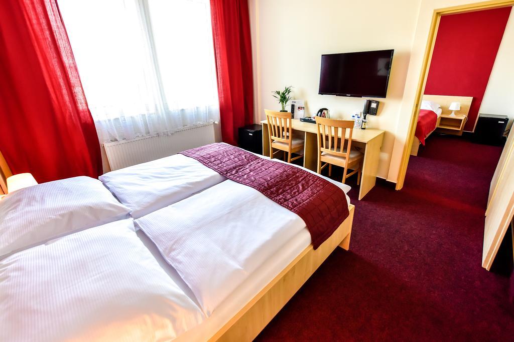 City Hostel Brno Модржице Экстерьер фото