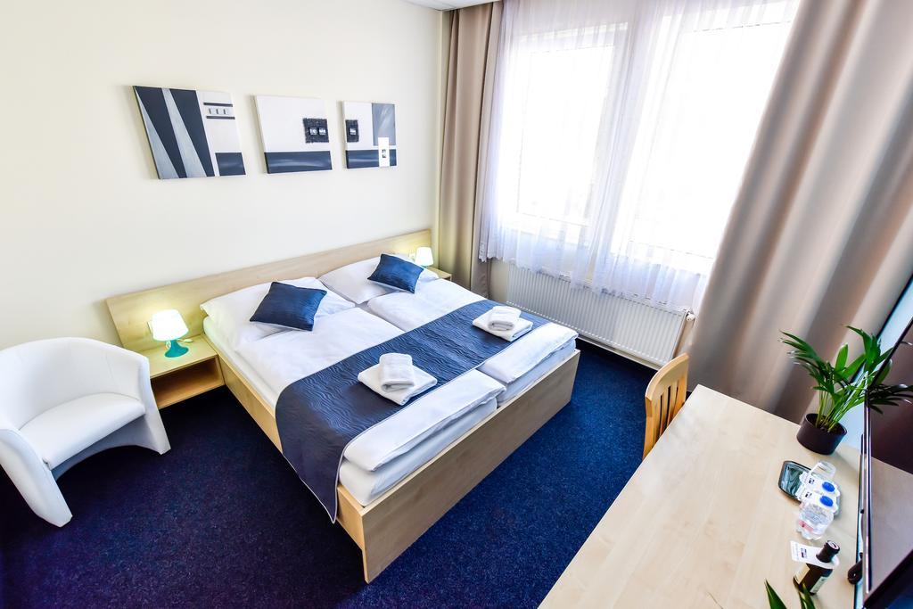 City Hostel Brno Модржице Экстерьер фото