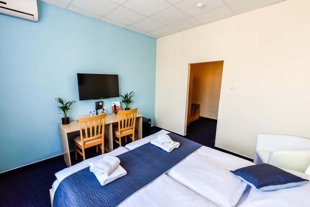 City Hostel Brno Модржице Экстерьер фото