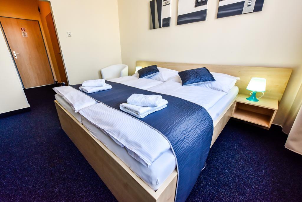 City Hostel Brno Модржице Экстерьер фото