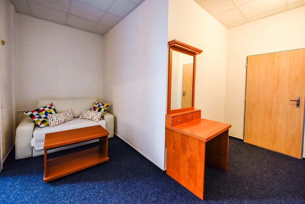 City Hostel Brno Модржице Экстерьер фото