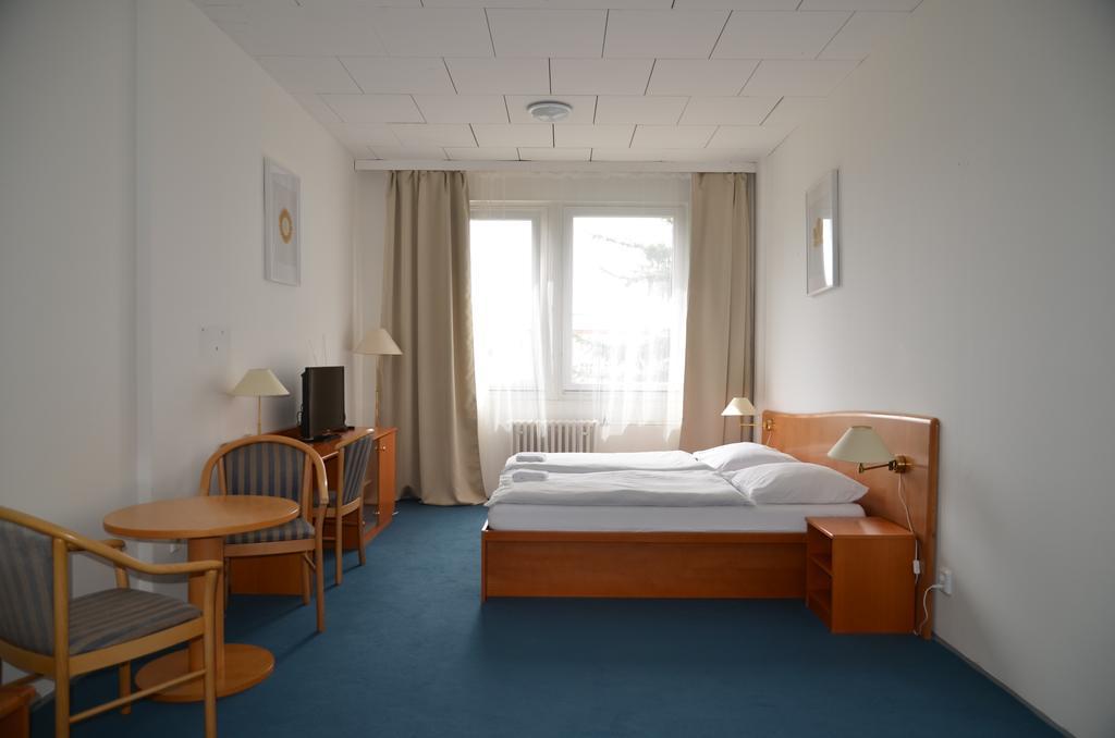 City Hostel Brno Модржице Экстерьер фото