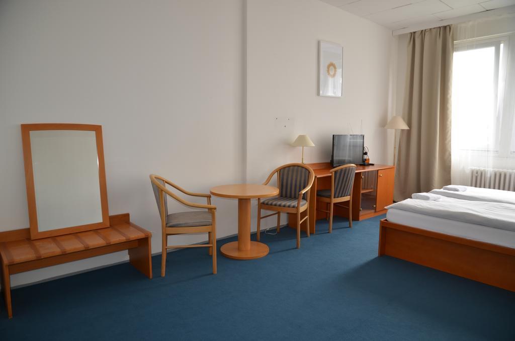 City Hostel Brno Модржице Экстерьер фото